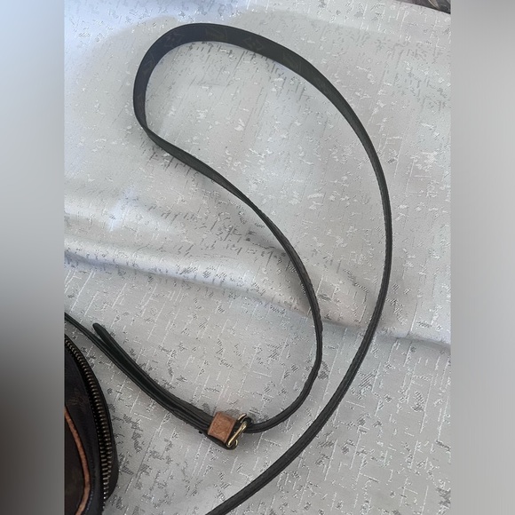 Louis Vuitton Danube Crossbody Shoulder Bag - Picture 6 of 8